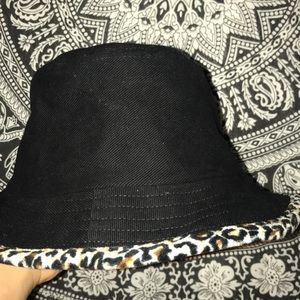 Leopard  brim bucket hat